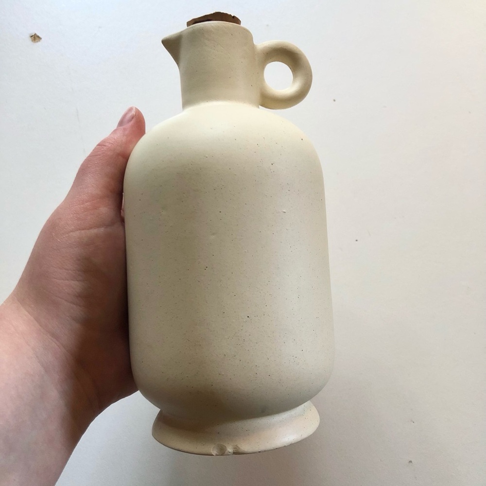 H&M salad dressing dispenser